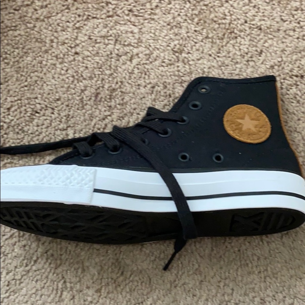 Converse shoes - Picture 5 of 5